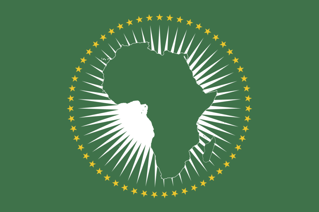 Union Africaine : Célébration de 20 années d’existence ou de somnolence? Logo de l'Union Africaine avec carte de l'Afrique et étoiles.