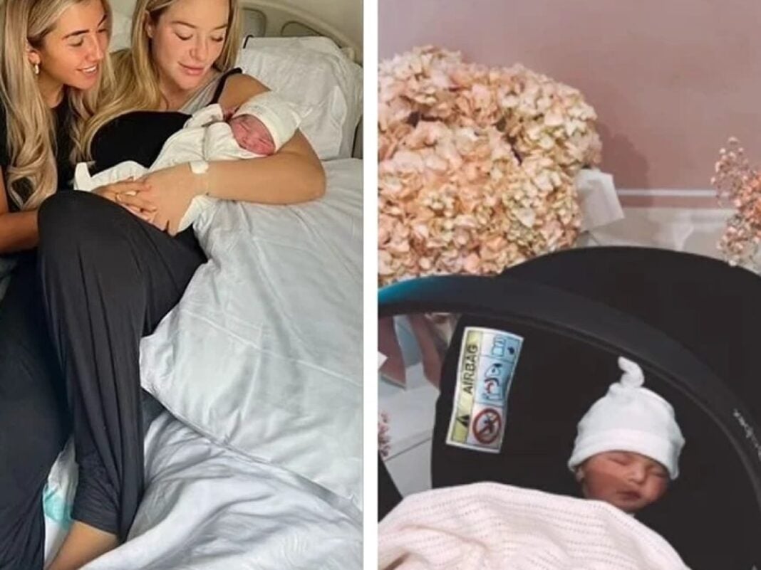 Les photos de la fille de Mahrez font parler Photo de la fille de Mahrez dans un siège auto avec sa mère.