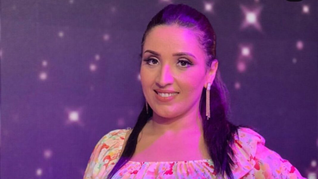 Fatma Belhamici prend un nouveau départ Fatma Belhamici souriante lors d'un événement à Maghrebactu.