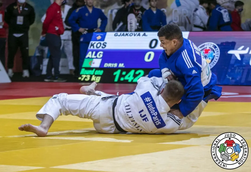 JM Oran 2022: Après 13 année de disette l’Algérie décroche une médaille d’or en …. Judokas en action lors d'une compétition à Oran, Algérie, en 2022.
