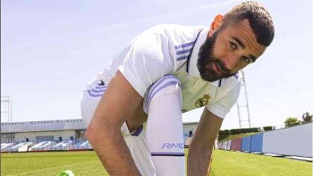 L’interview choc de Benzema ? Karim Benzema en tenue d'entraînement sur le terrain de football.