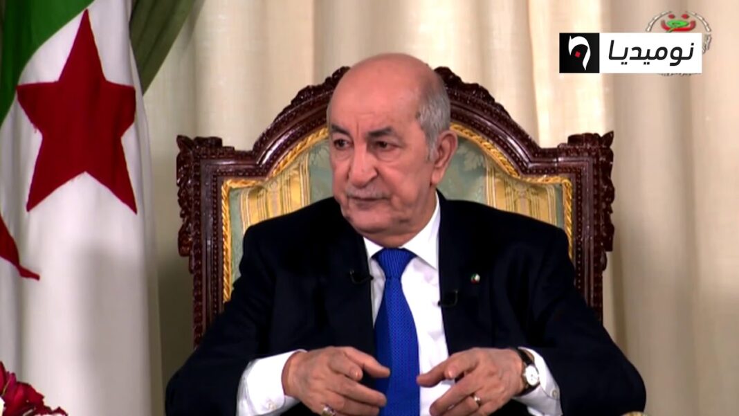 Homme politique algérien lors d'une interview officielle.