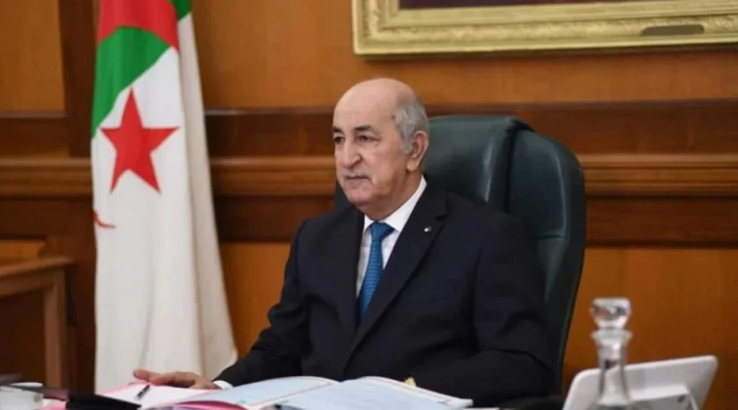 Voici les prévisions budgétaires de la Loi de Finances complémentaire 2022 signée par Tébboune Tebboune, président algérien, lors d'une réunion officielle.