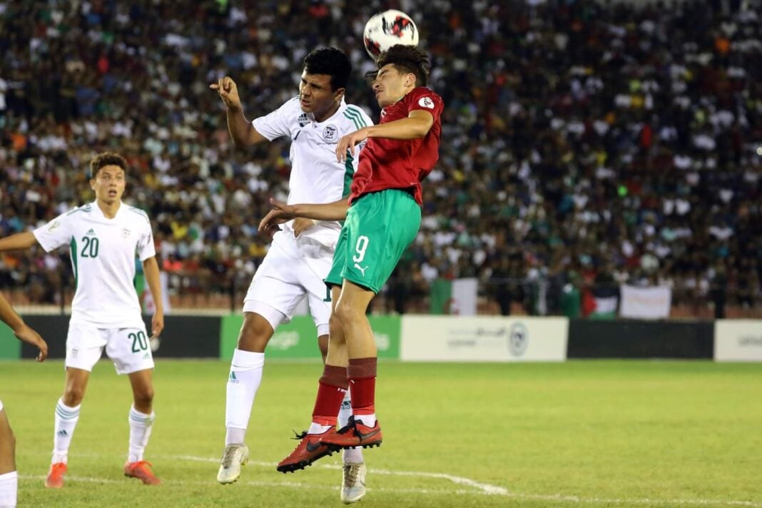 L’Algérie remporte la finale de la coupe arabe (U17) face au Maroc Jeunes joueurs de football U17 en action lors d'un match international.