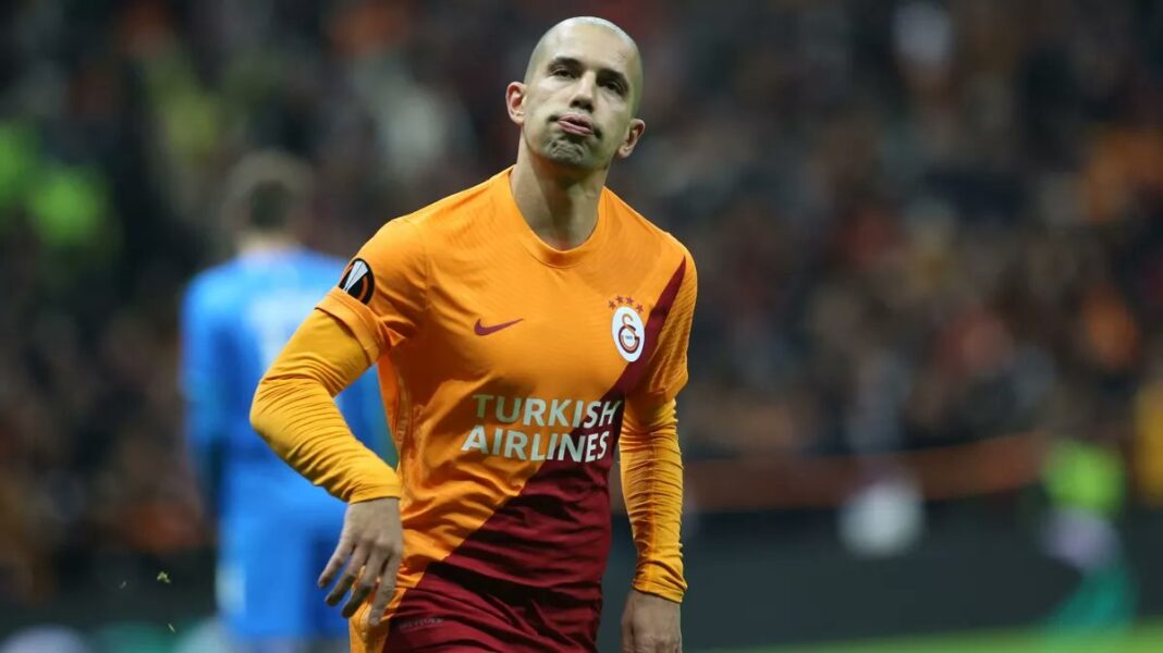 Divers : Feghouli porte plainte contre Galatasaray Feghouli joueur de football en action pour Galatasaray.