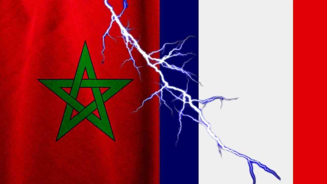 Drapeau du Maroc avec éclair Drapeau du Maroc avec un éclair traversant le drapeau.