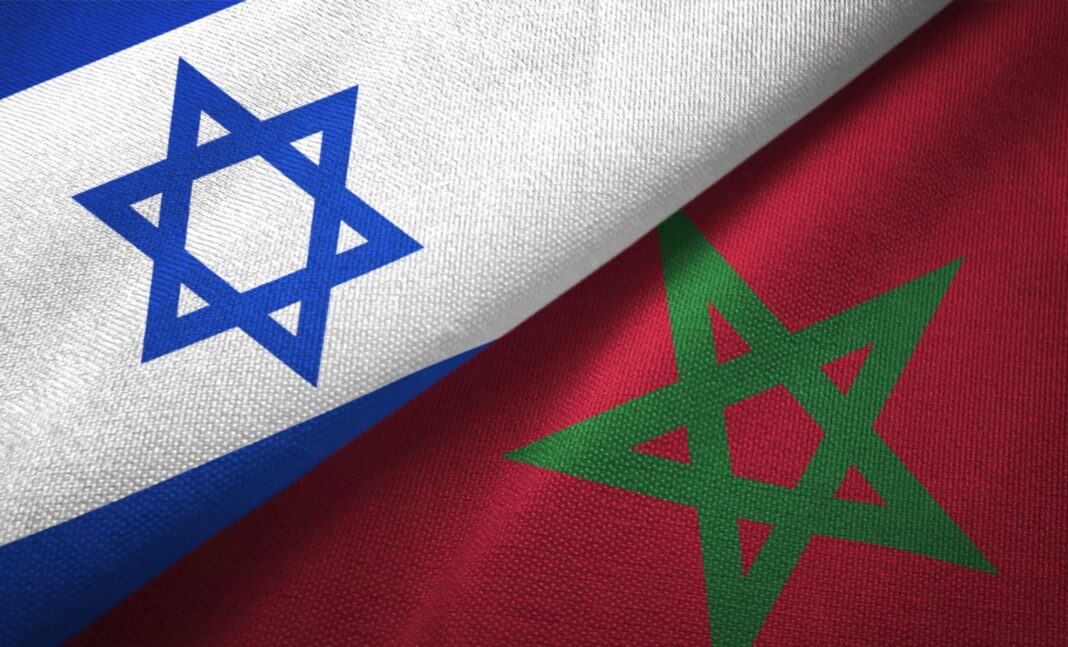 Maroc : invité d’honneur du festival du film du Sud de Sdérot Drapeaux d'Israël et du Maroc côte à côte, symbolisant la relation diplomatique.