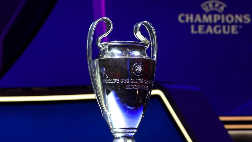 Ligue des champions (1ère Jrnée) : Voici le programme complet Trophée de la Ligue des Champions UEFA en métal argenté.