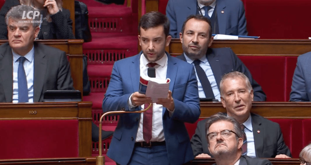 France : un député souhaite la suspension des transferts d’argents vers l’Algérie Député français s'exprimant lors d'une séance à l'Assemblée nationale.