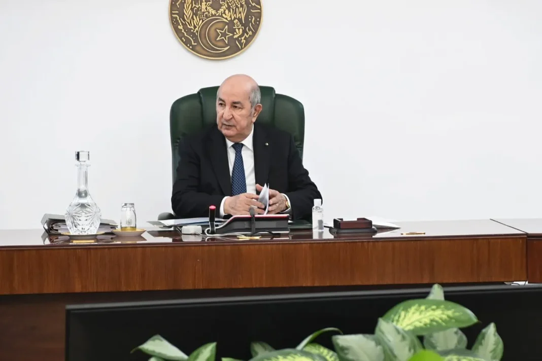 Tebboune lors d'une réunion officielle Président Tebboune en réunion sur la lutte contre la spéculation.