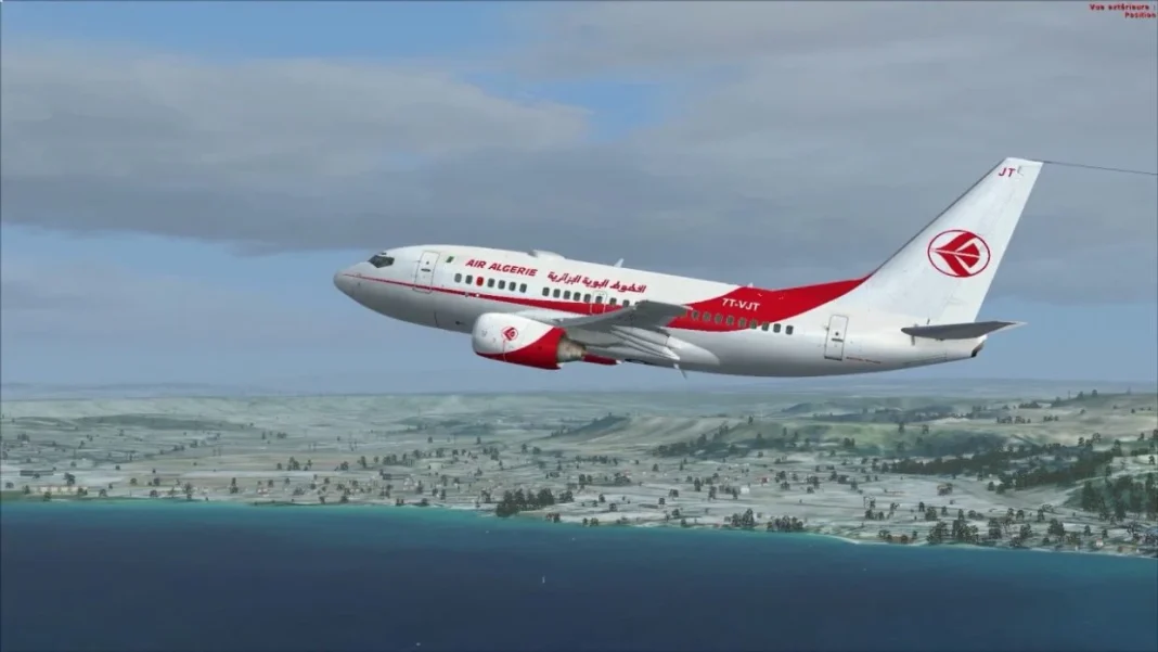 Encore une note importante d’Air Algérie Avion d'Air Algérie en vol au-dessus de la côte.