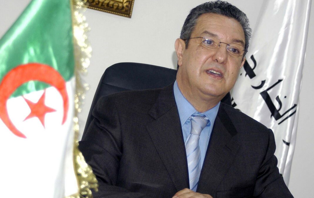 Mohamed Loukal, ancien ministre des Finances, lors d'une réunion officielle en Algérie.