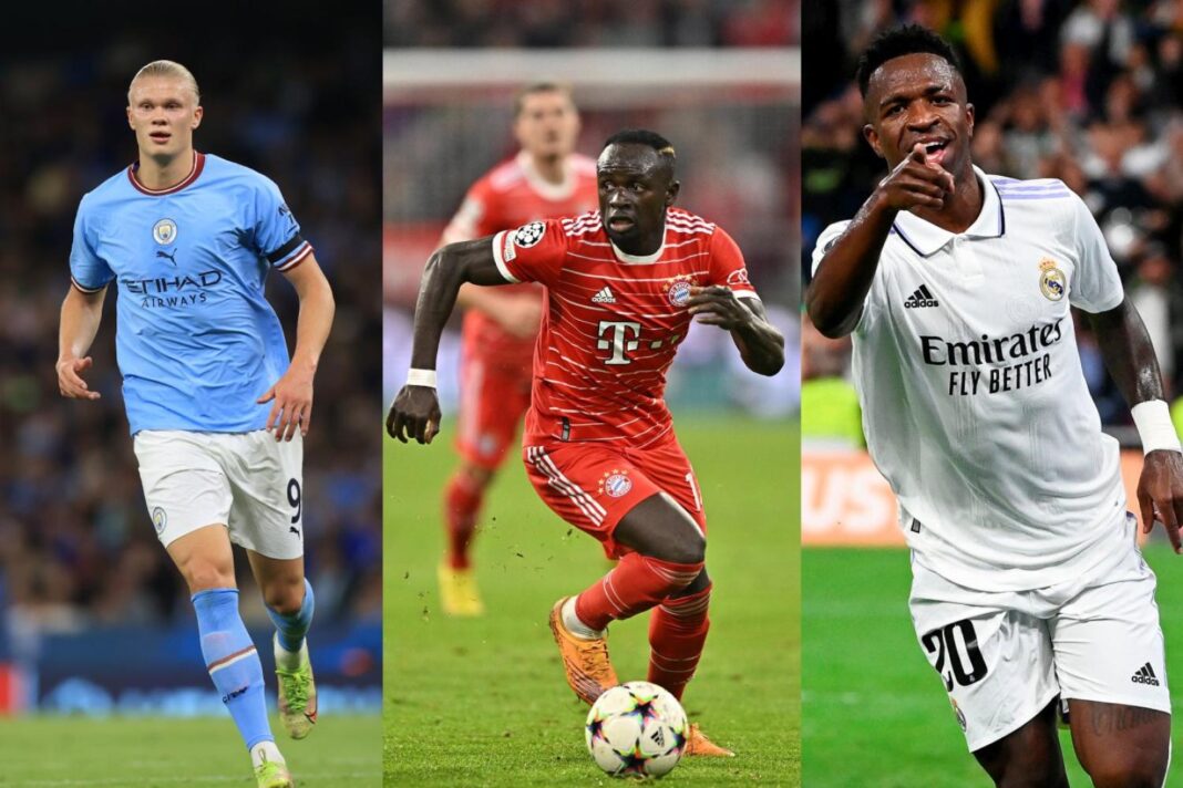 Trois joueurs de football en action lors d'un match de la Ligue des champions.