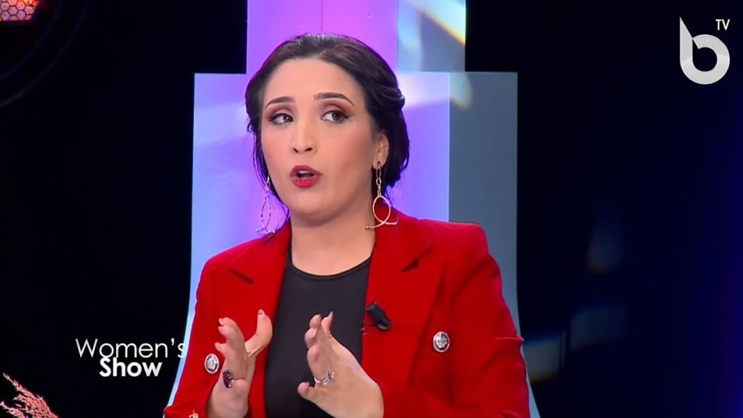 Algérie : Fatma Belhamici sous le coup de l’émotion lors d’une émission en direct Fatma Belhamici sous le coup de l’émotion lors d’une émission en direct.
