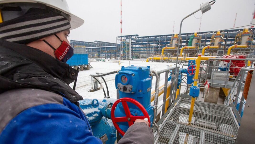 L’Algérie se hisse au rang de fournisseur Numéro 1 de gaz à l’Espagne Installation de gaz naturel en Algérie avec pipeline et équipements.