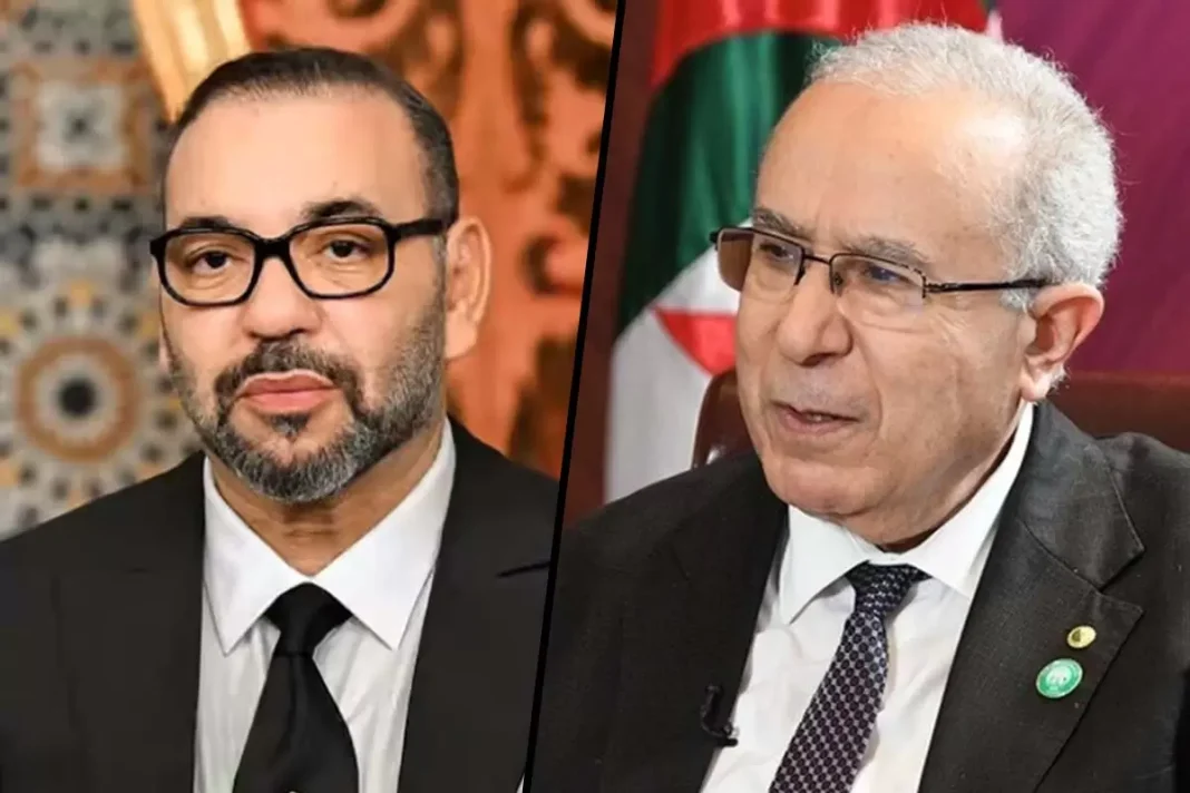 Réactions lors du Sommet arabe Deux hommes politiques lors du Sommet arabe, discussion sérieuse.