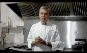 Découvrez le chef cuisinier Algérien Lamine Trabsi, spécialiste de la paella