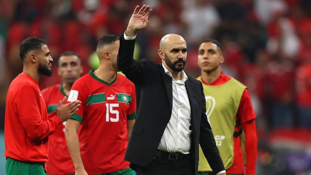 Coupe du monde: Maroc-Croatie, un match d’une grande importance pour Walid Regragui Walid Regragui saluant après le match Maroc-Croatie en Coupe du Monde.
