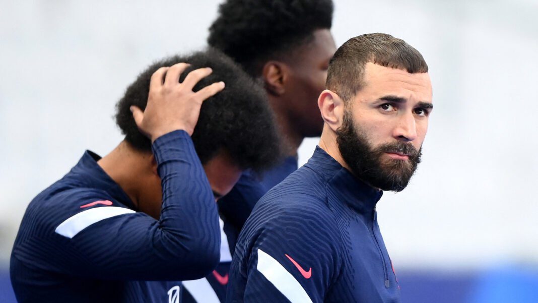 Benzema avec ses coéquipiers lors d'une séance d'entraînement.