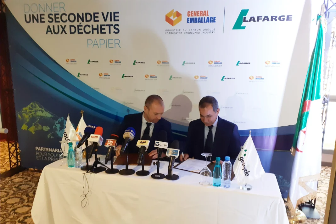 ALGÉRIE : Général Emballage s’engage dans la lutte pour la protection de la nature. Deux hommes lors d'une conférence sur la protection de la nature en Algérie.
