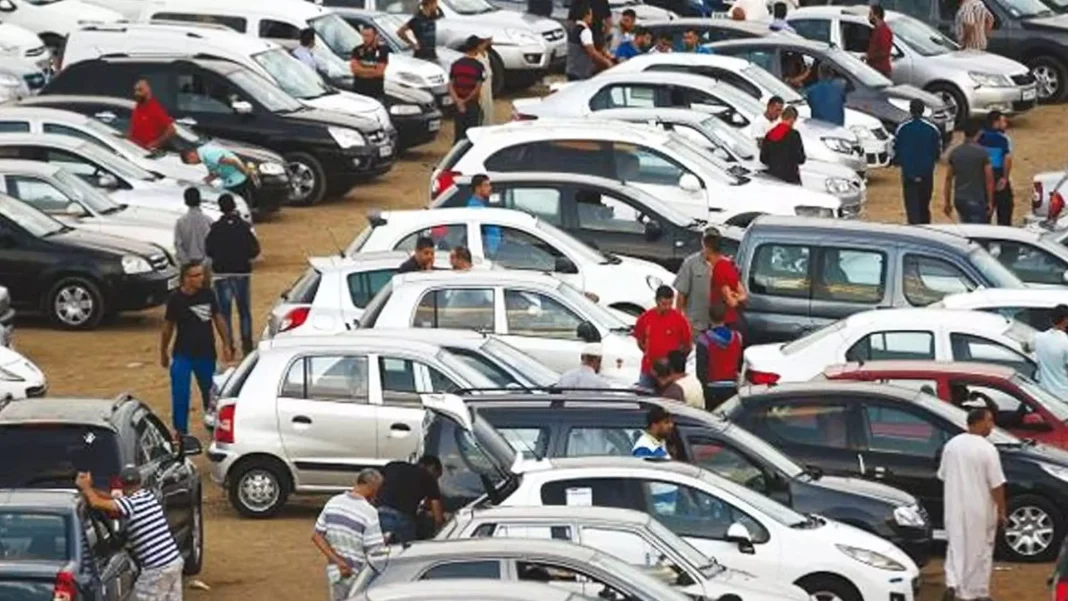 Vente de voitures d'occasion avec nombreux acheteurs et vendeurs en Algérie.