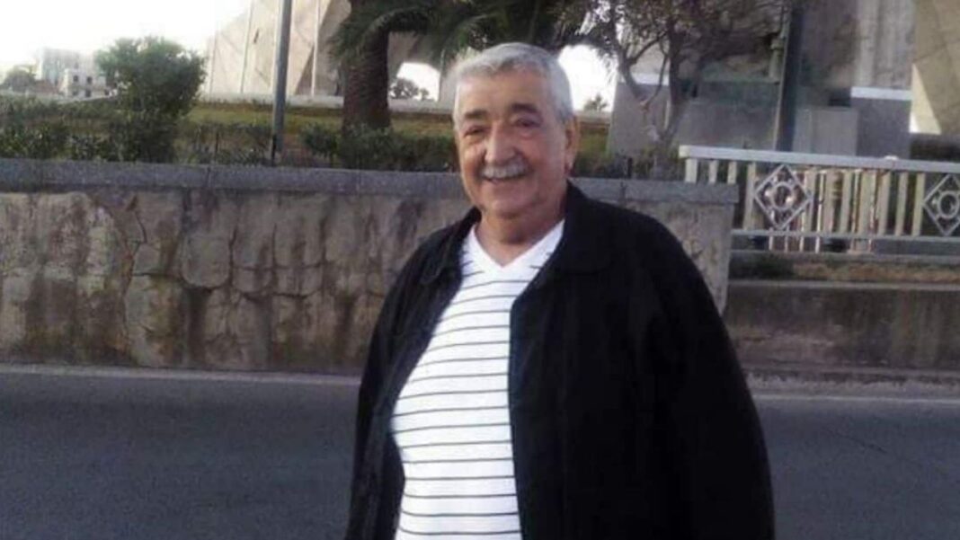 Emouvant ! Suite au décès de Mohamed Hazim, ses enfants et Mustapha Himoun témoignent. Homme souriant lors d'une commémoration en mémoire de Mohamed Hazim.