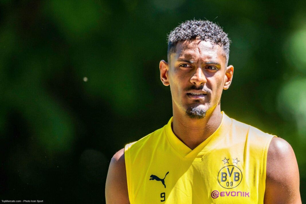Voici la date du retour de Sébastien Haller Sébastien Haller, joueur du Borussia Dortmund, lors d'un entraînement en extérieur.