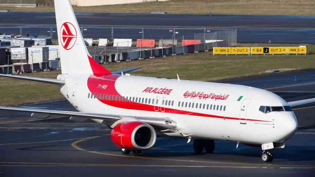 Vols France-Algérie : les prix d’Air Algérie pour le ramadan 2023 Avion Air Algérie prêt au décollage à l'aéroport.