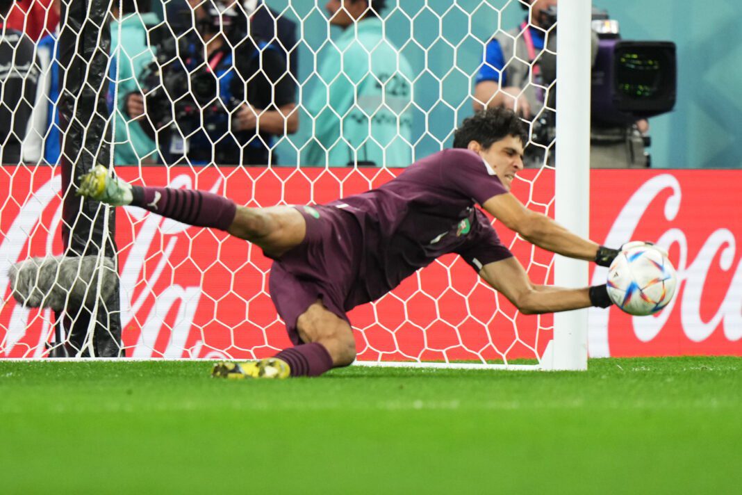 Mondial 2022 : Bounou le héros de tout un peuple Bounou en pleine action de gardien lors d'un match de Coupe du Monde.