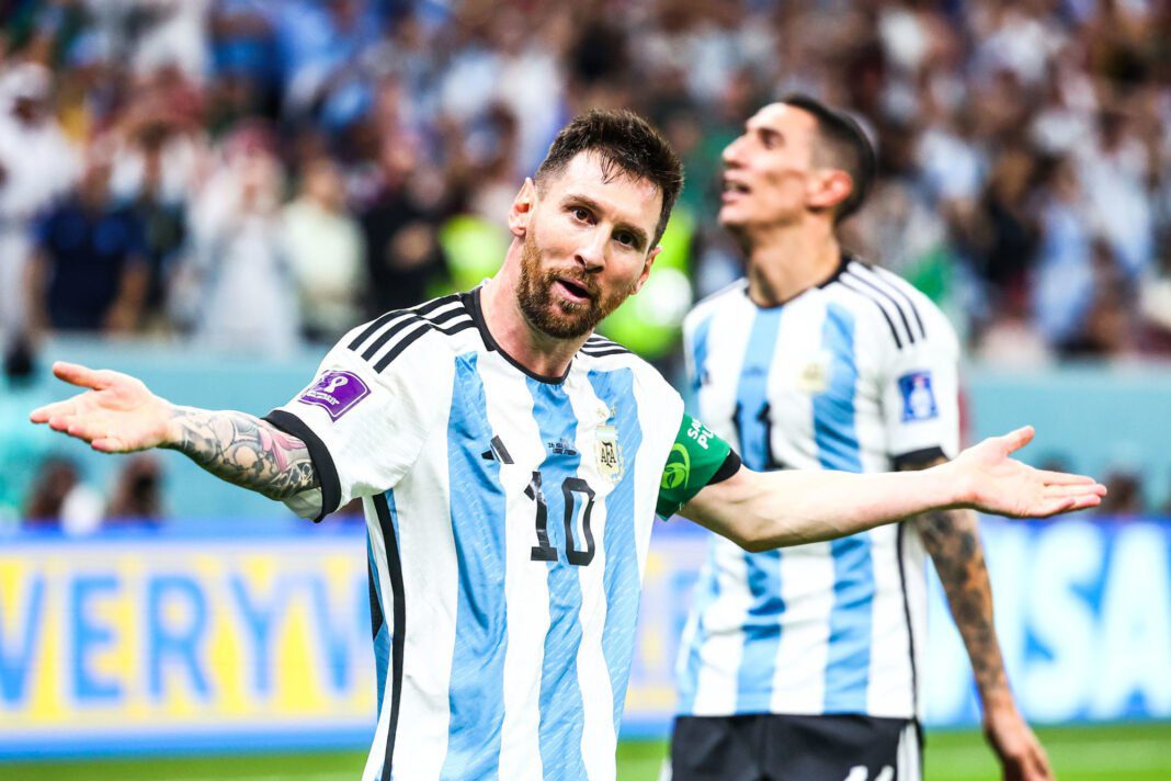 CDM 2022 : Fini les matchs de poules… Le programme ce samedi Lionel Messi célèbre après un but lors d'un match de football international.