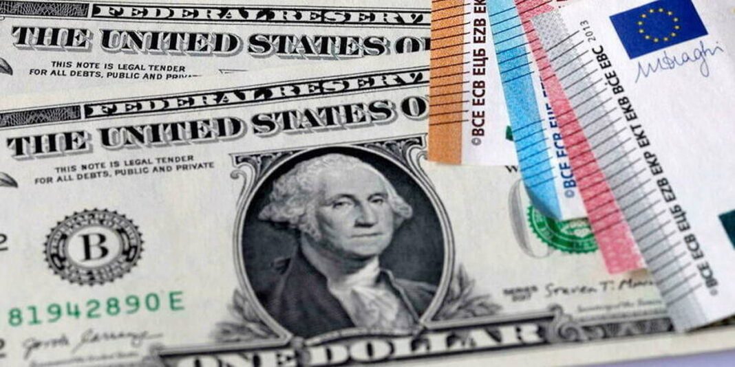 Euro et dollar américains, taux de change actuel, devises.