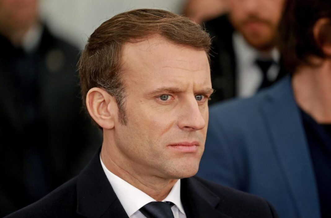 Un Ministre marocain attaque ouvertement Macron Le président français lors d'une réunion officielle.