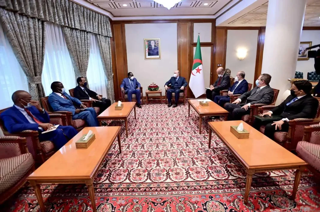 Coopération judiciaire Niger-Algérie : Voici les trois conventions signées Réunion diplomatique entre représentants du Niger et de l'Algérie.