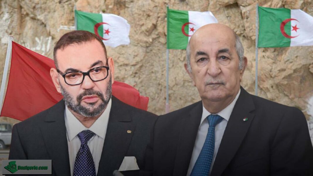 L’Algérie isole le régime du Makhzen et l’assiège dans son camp Deux hommes politiques algériens avec drapeaux algériens en arrière-plan.