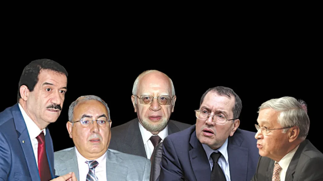 Justice : 20ans pour Chakib Khalil, 12 pour Bedjaoui et Ghoul, et 8 pour Bouterfa Cinq hommes en discussion lors d'une réunion importante.