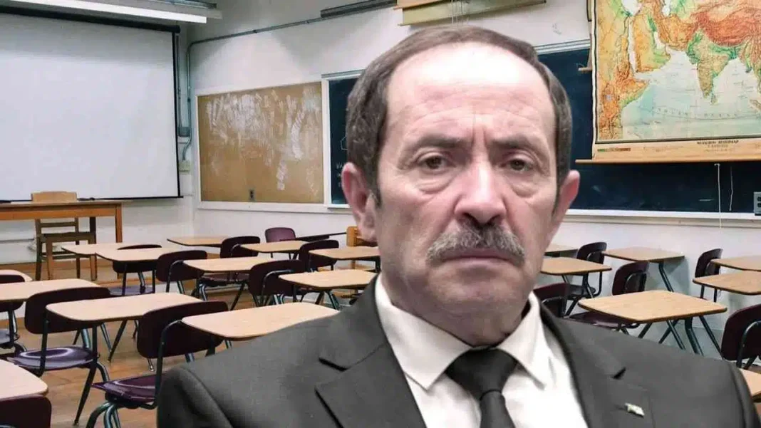 Algérie/ hausse des salaires : Voici les détails donnés par le ministre Belabed Homme sérieux en classe, salle de cours avec cartes géographiques.