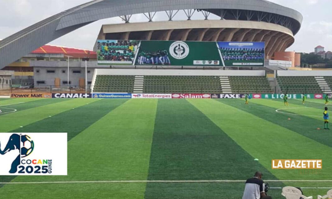 Stade moderne avec terrain de football prêt pour la CAN 2025.