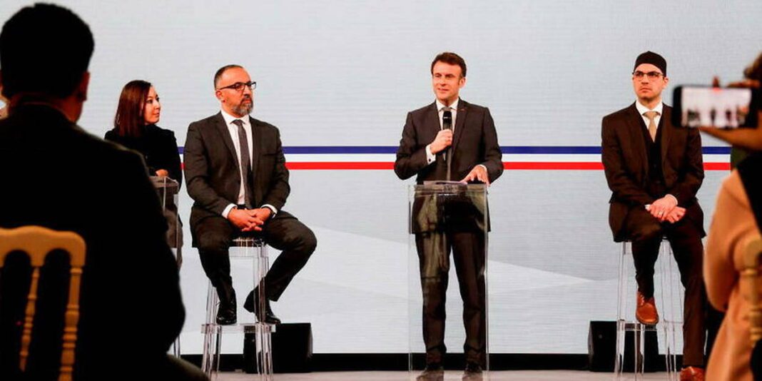 Coup de tonnerre ! Emmanuel Macron met un terme au Conseil français du culte musulman Emmanuel Macron lors d'un discours au Conseil français du culte musulman.