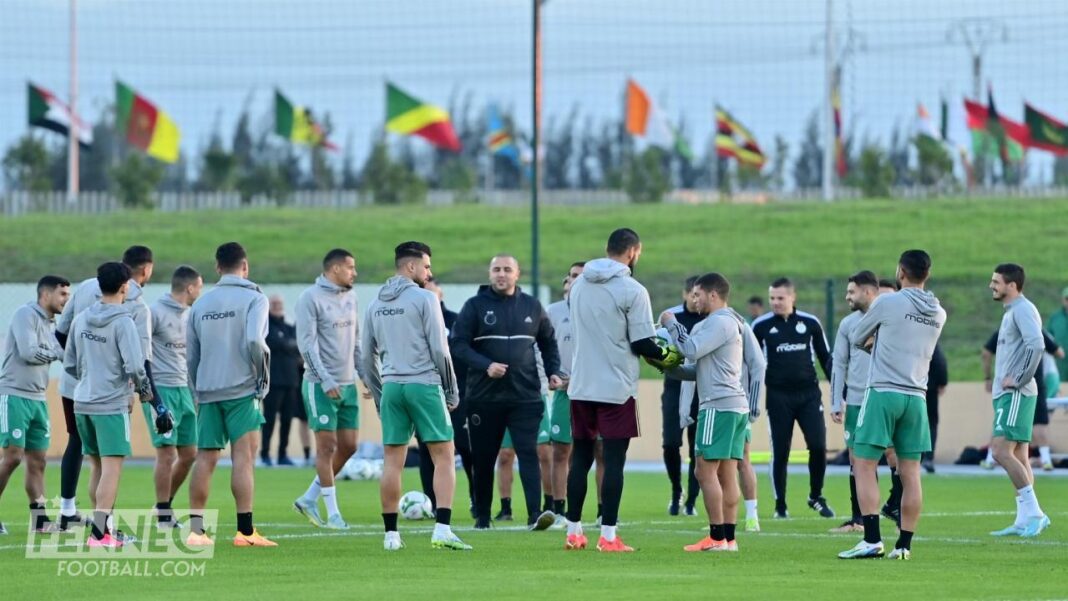 L'équipe d'Algérie s'entraîne avant un match important.