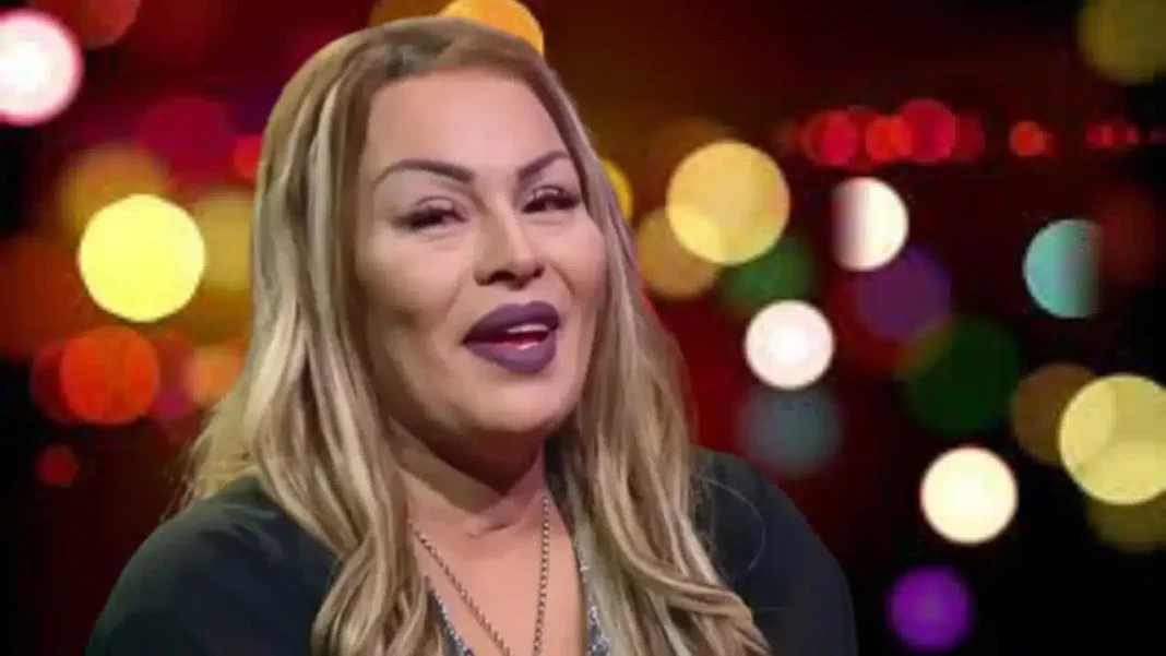Incroyable mais vrai ! Cheba Kheira se retire de la scène artistique et porte le hijab Cheba Kheira portant le hijab lors d'une interview.
