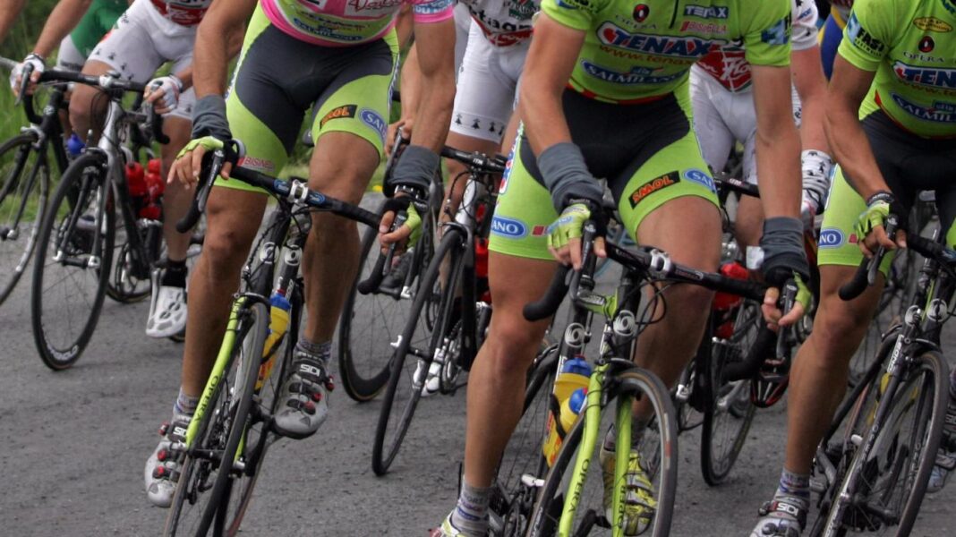 La belle prestation de l’Algérie au Championnats d’Afrique de cyclisme Accra 2023 Coureurs de cyclisme en compétition lors des Championnats d'Afrique 2023.