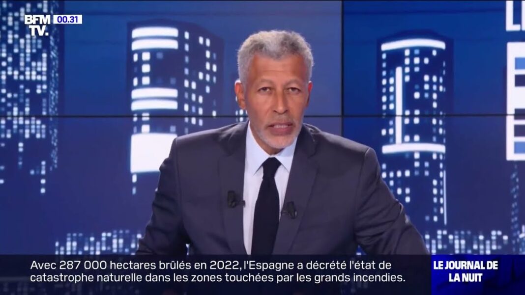 Journaliste Rachid M’barki lors d'une émission télévisée en direct.