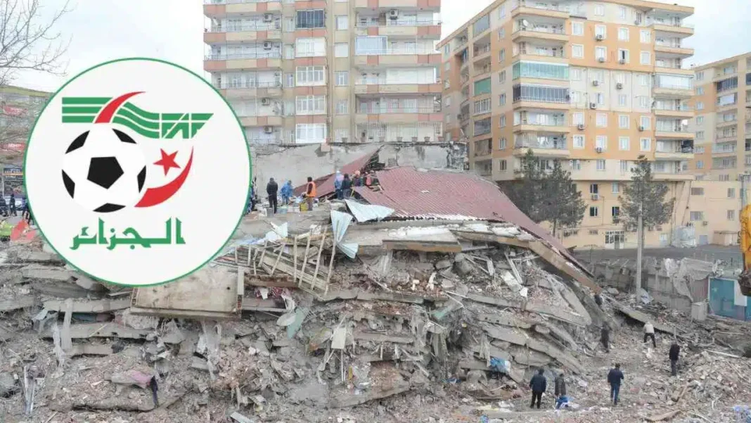 Maisons effondrées en Turquie suite au séisme, débris et secours visibles.