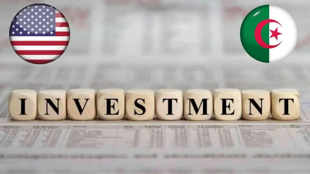 Nouvelle loi sur l’investissement : L’Algérie est fortement courtisée par des sociétés américaines. Drapeaux des États-Unis et de l'Algérie avec le mot 'Investissement'.