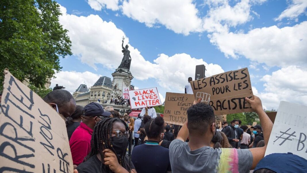 Manifestation en France contre le racisme et les actes racistes en 2022.