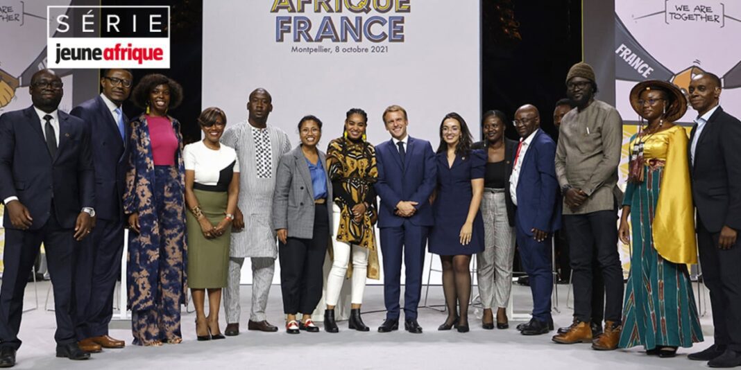 France / Afrique : l’heure du divorce, sonnant le glas de la domination de l’hexagone. Groupe diversifié lors de l'événement Afrique France 2021 à Montpellier.