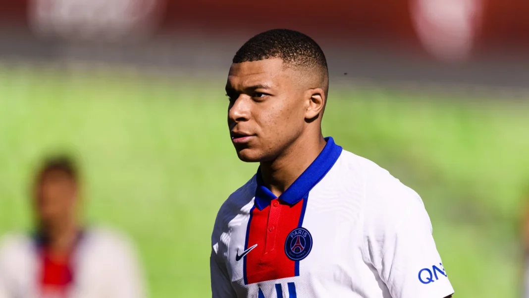 Kylian Mbappé, l’annonce sur son avenir qui chamboule tout Kylian Mbappé en entraînement avec le Paris Saint-Germain.