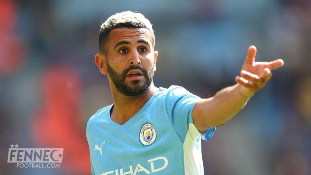 Angleterre : Voici la surprenante décision de Manchester City concernant Riyad Mahrez ! Riyad Mahrez lors d'un match de football avec Manchester City.