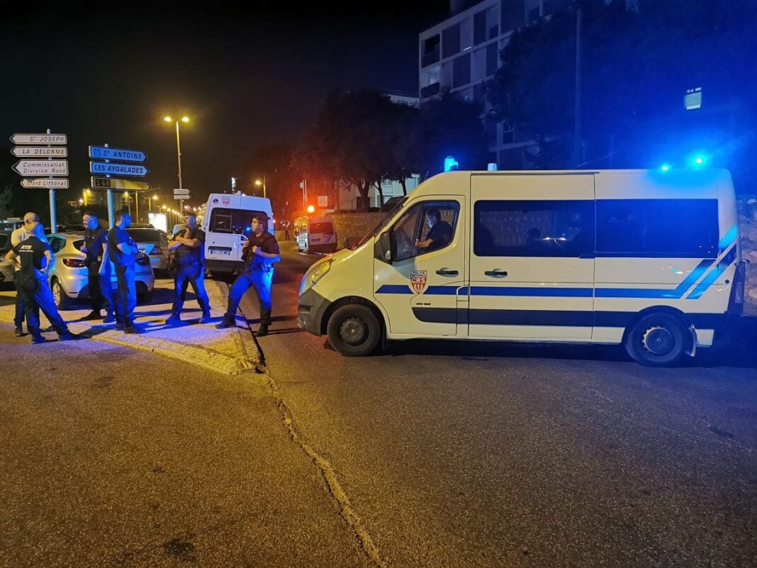 Fusillade à Marseille Police et secours à Marseille après une fusillade nocturne.