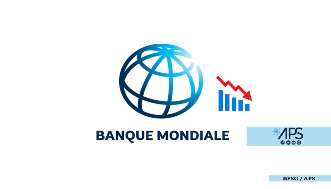 Banque mondiale et croissance économique Logo de la Banque mondiale avec graphique en baisse.